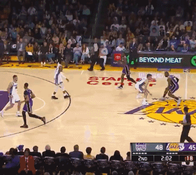 西甲积分榜：巴萨先赛获胜领先皇马4分，马竞两连败暂列第五（西甲最新积分榜：巴萨抢先取胜将对皇马优势扩大至4分，马竞两连败暂居第5）