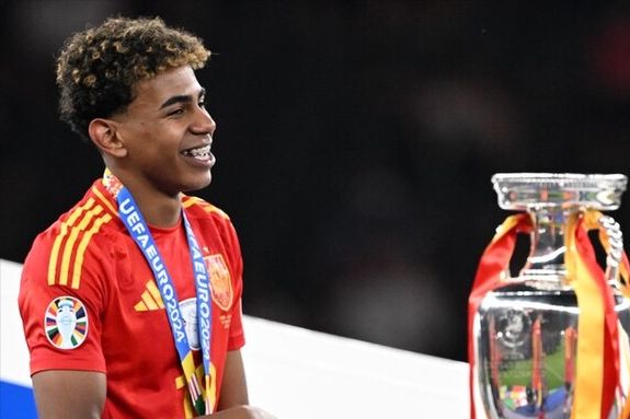 布里兰魔鬼主场迎战江原FC，1分差距定出线生死局（布里兰坐镇魔鬼主场迎战江原FC，1分之差定出线生死战）