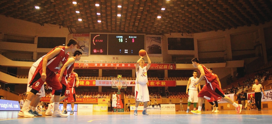 半场战报：国安2-0梅州，法比奥梅开二度（半场：国安2-0领先梅州，法比奥双响）